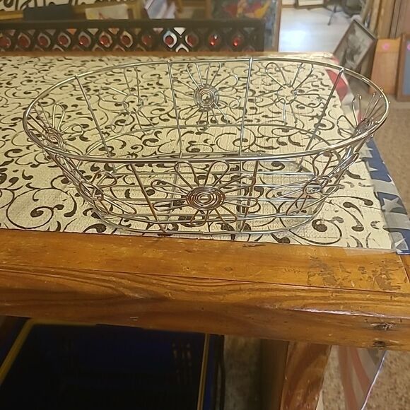 Wire Floral Basket - Picture 1 of 6